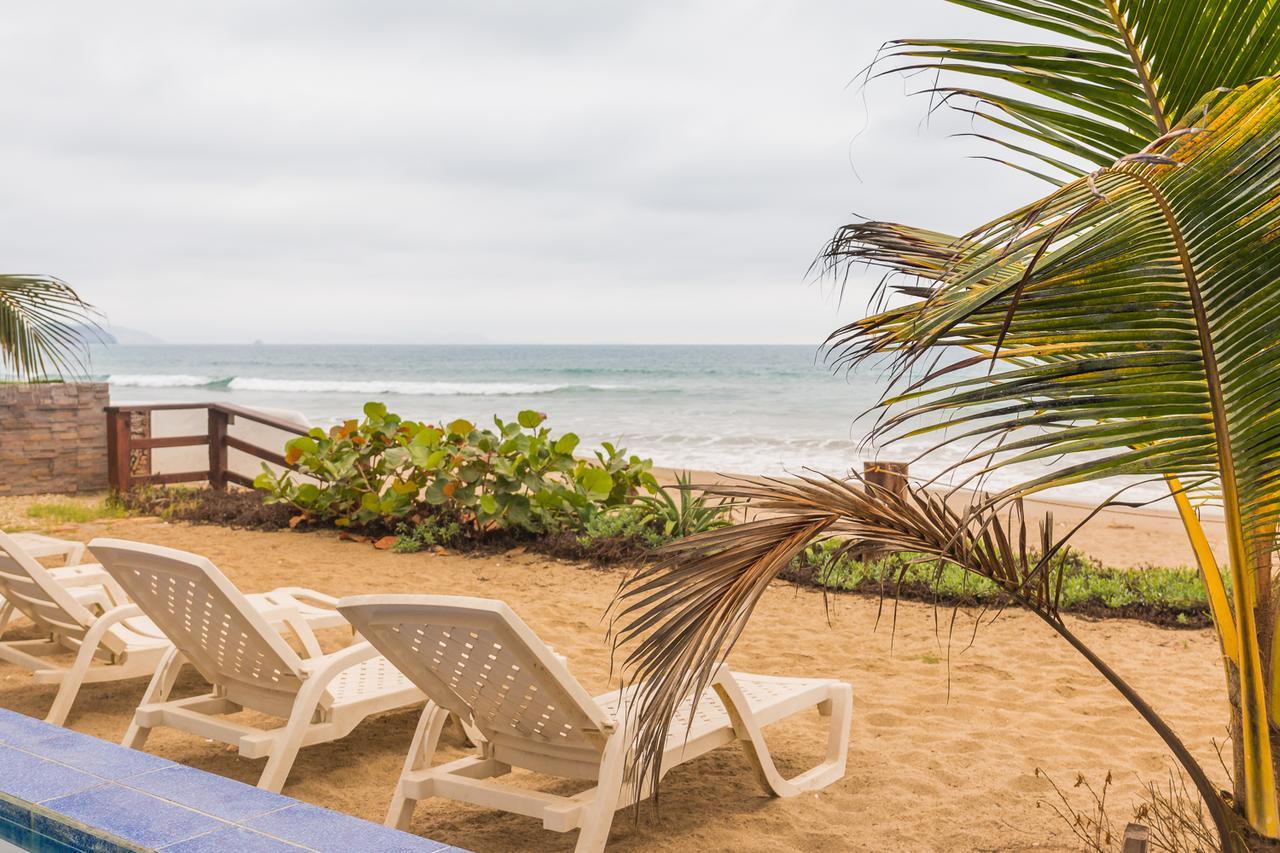 Sanctuary Puerto Cayo Lodge Exterior photo