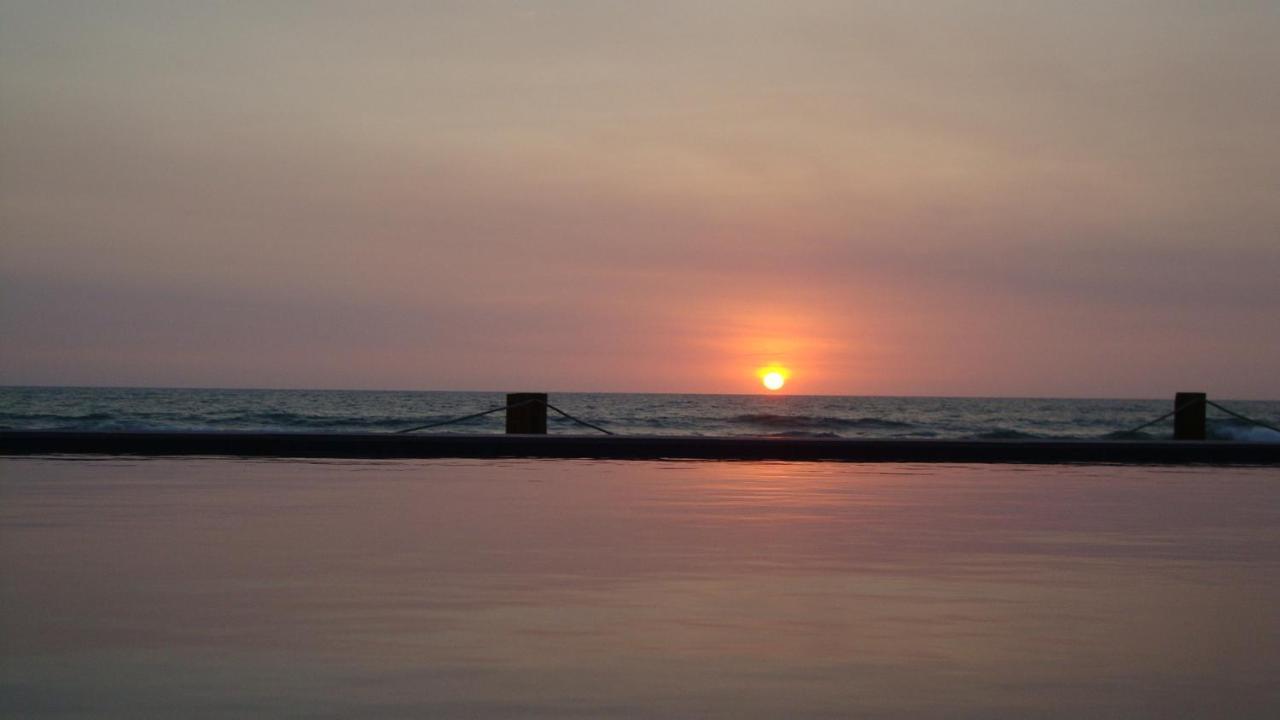 Sanctuary Puerto Cayo Lodge Exterior photo